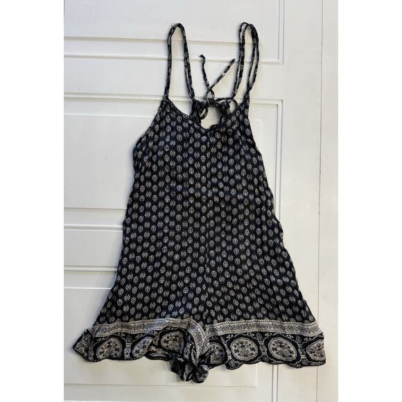 Angie Womens Medium Spaghetti Strap Romper Sleeveless Boho Black White Floral - Picture 1 of 6